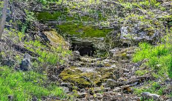 775 E 505th Rd, Aldrich, MO 65601