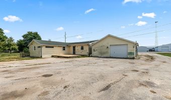 1858 W Auburn Dr, Auburn, IN 46706