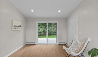 21 Hope Hill Ter, Cranston, RI 02921