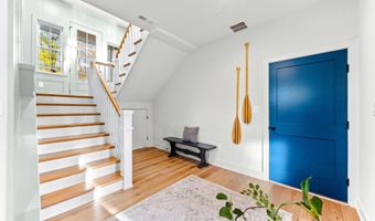 90 E LAKE Dr, Annapolis, MD 21403