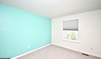 5631 STONECROFT Ln, Allentown, PA 18106
