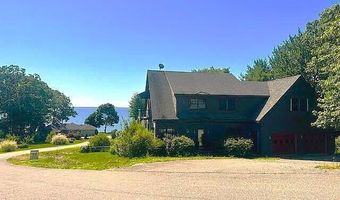 11 Treat St, Belfast, ME 04915