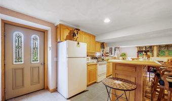 633 Chestnut Hill Rd, Glocester, RI 02814