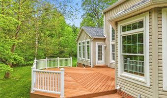 815 Centerville Trl, Aurora, OH 44202