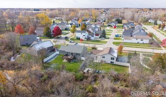 10902 Woodedge Dr, Allendale, MI 49401