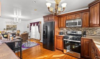 102 Williams Ave, East Providence, RI 02914