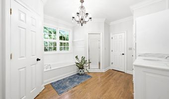 12601 N Osage Rd, Anchorage, KY 40223