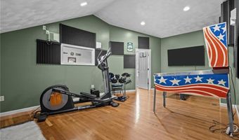 386 Tourtellot Hill Rd, Glocester, RI 02814