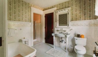 124 Elm St, Bennington, VT 05201