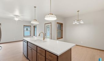 2413 E Brek St, Brandon, SD 57005