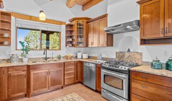 9 Desiderio Rd, Arroyo Seco, NM 87514