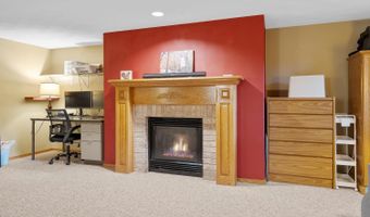 1800 S DERKS Dr, Appleton, WI 54915