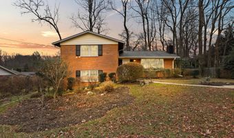 6815 MAPLECREST Dr, Annandale, VA 22003