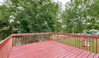 241 Valleyoak Ct, Ballwin, MO 63021
