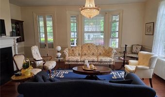 45 Woodlawn Ave 1, Bristol, RI 02809