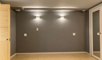 220 N 9th St, Atchison, KS 66002
