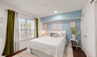 3309 WYNDHAM Cir 1180, Alexandria, VA 22302