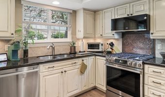 557 S MOSS HILL Dr, Bountiful, UT 84010