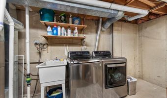 2012 N Yale Ave, Arlington Heights, IL 60004