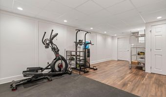 78 Hitching Post Ln, Bedford, NH 03110
