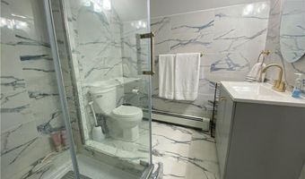 18 Hall Ave, Newport, RI 02840