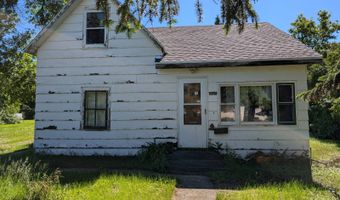 507 East St, Bottineau, ND 58318