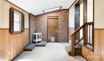 14 Wagon Rd, Asheville, NC 28805