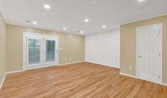 817 NE Wayne Ave 17, Abingdon, VA 24210