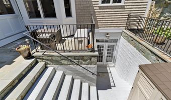 7527 WESTFIELD Dr, Bethesda, MD 20817