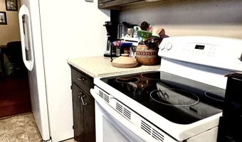 916 Valverde St, Carlsbad, NM 88220