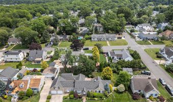 149 9th St, Belford, NJ 07718