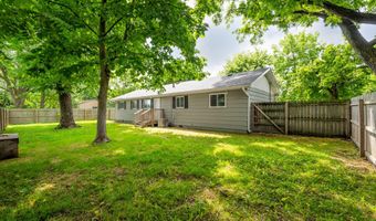 715 E Springfield St, Aurora, MO 65605