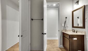 839 Shady Grv, Adkins, TX 78101