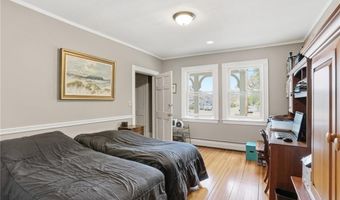 192 Washington Rd, Barrington, RI 02806