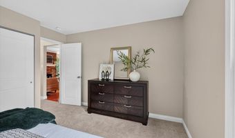 947 Oakfield Dr, Ballwin, MO 63021