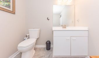 609 Ridgewood Ct, Ann Arbor, MI 48103