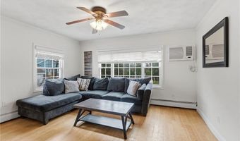230 School St, Lincoln, RI 02865