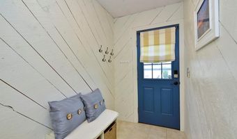 24 Redwood Dr, Narragansett, RI 02882
