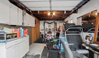 25 Livingston Ave, Avenel, NJ 07001