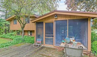 2720 Parkway Ct, Wisconsin Rapids, WI 54494