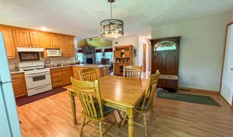 3702 Round House Rd, Aurora, MO 65605