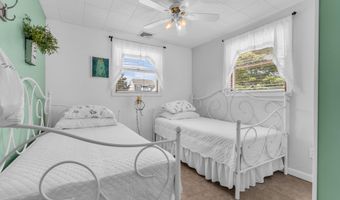 215 Pine Dr, Bayville, NJ 08721