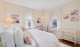 63 Longfellow Rd, Jamestown, RI 02835