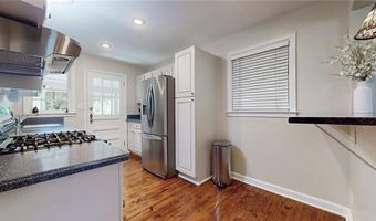 2461 Woodridge Dr, Decatur, GA 30033