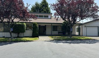 801 BROOKHAVEN Dr A, Brookings, OR 97415