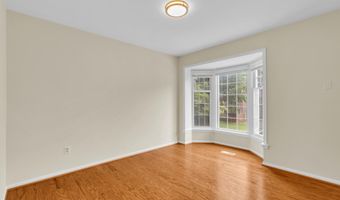 7428 FOUNTAIN HEAD Dr, Annandale, VA 22003
