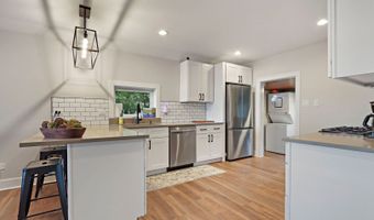 39225 N Shore Ave, Antioch, IL 60002