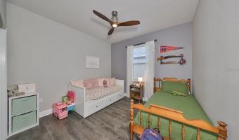 7023 OLD BENTON Dr, Apollo Beach, FL 33572