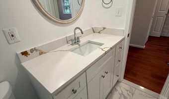 4721 SPRINGBROOK Dr, Annandale, VA 22003