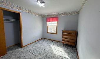 817 Skyline Dr, Bassett, NE 68714